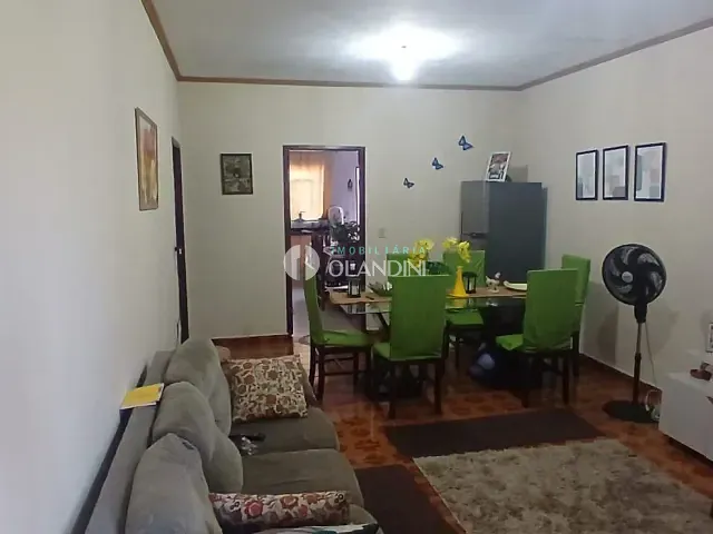 Casa com 300m² 3 quartos e 2 banheiros, à venda, no bairro Parque Residencial Itamaraty em Artur Nogueira