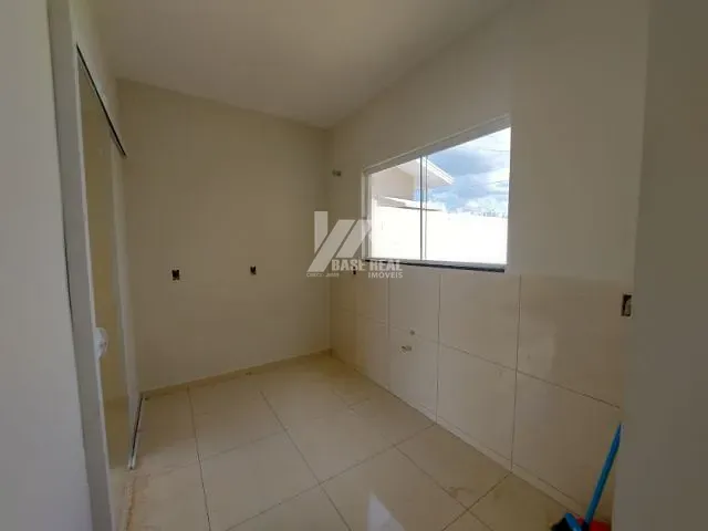 Casa 3 quartos e 1 banheiro, à venda, no bairro Colônia Dona Luíza em Ponta Grossa