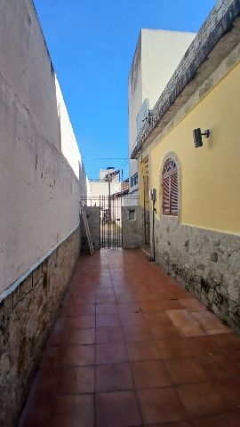 Casa com 70m² 2 quartos e 1 banheiro, à venda, no bairro Centro em Campos dos Goytacazes