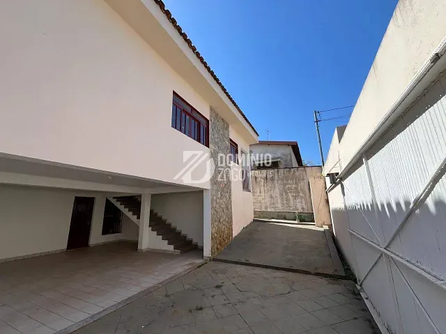 Casa 4 quartos e 5 banheiros, à venda, no bairro Jardim São Bento em Uberaba