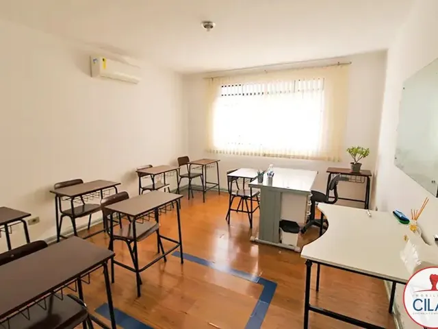 Casa 3 quartos e 3 banheiros, à venda, no bairro Portão em Curitiba