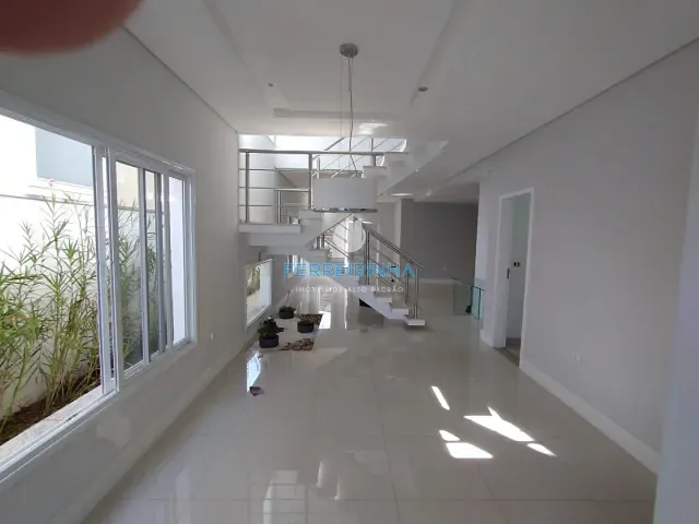 Casa com 250m² 4 quartos e 5 banheiros, à venda, no bairro Urbanova em São José dos Campos