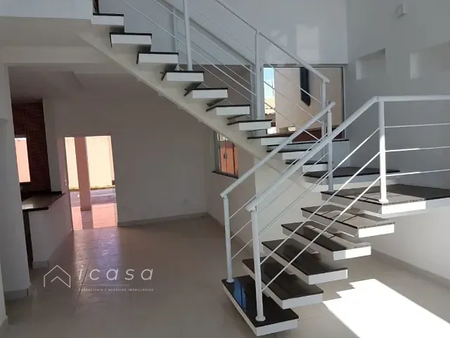 Casa com 250m² 3 quartos e 2 banheiros, à venda, no bairro Condomínio Residencial Jardins em Taubaté