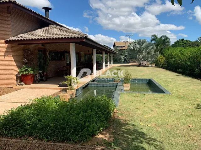 Casa com 3060m² 5 quartos e 6 banheiros, à venda ou para alugar, no bairro Condomínio Fazenda Vila Real de Itu em Itu