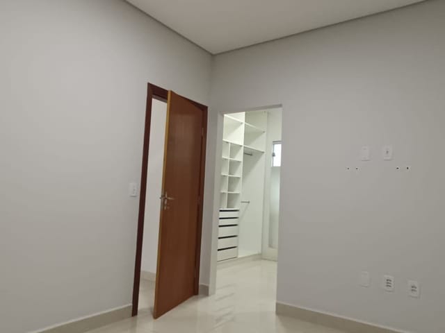 Casa com 200m² 3 quartos e 2 banheiros, à venda, no bairro Colina Verde em Teixeira de Freitas