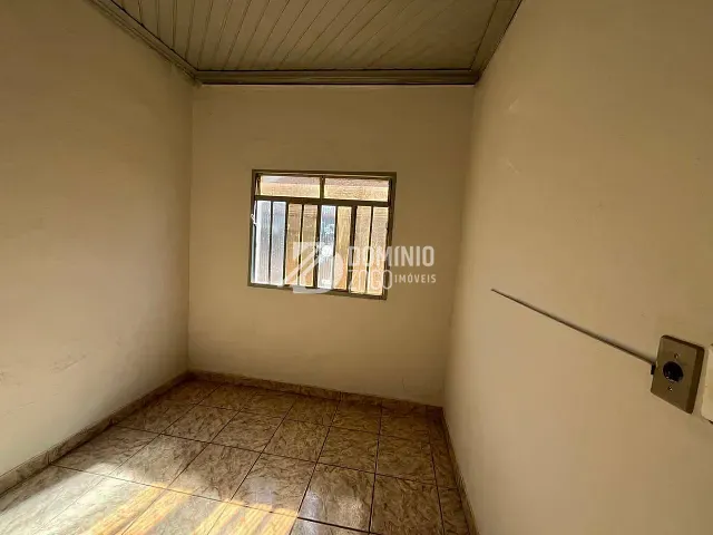 Casa com 250m² 2 quartos e 1 banheiro, à venda, no bairro Centro em Uberaba