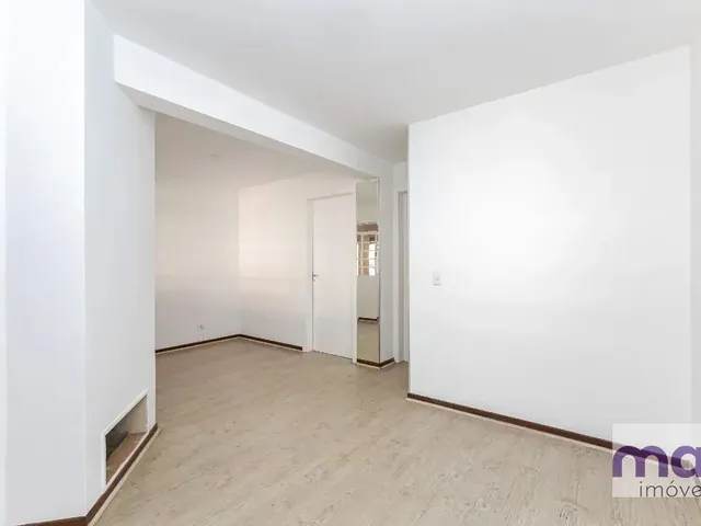 Casa com 75m² 3 quartos e 2 banheiros, para alugar, no bairro Alto Boqueirão em Curitiba