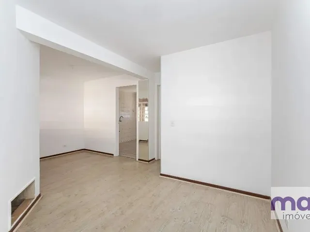 Casa com 75m² 3 quartos e 2 banheiros, para alugar, no bairro Alto Boqueirão em Curitiba