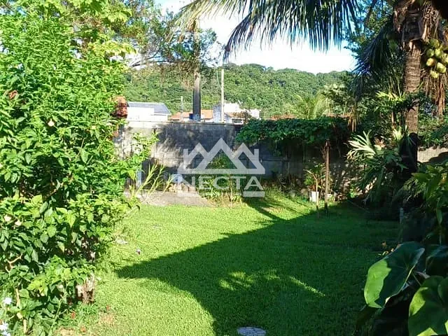 Casa com 470m² 4 quartos e 3 banheiros, à venda, no bairro Martim de Sá em Caraguatatuba