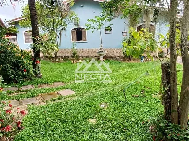 Casa com 470m² 4 quartos e 3 banheiros, à venda, no bairro Martim de Sá em Caraguatatuba