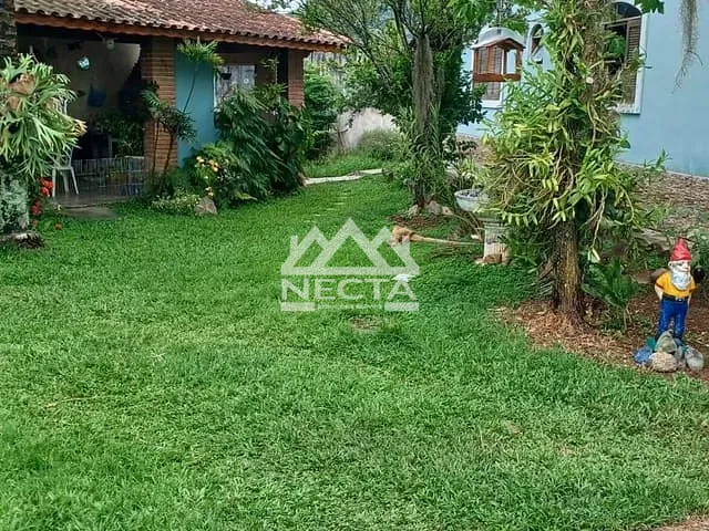 Casa com 470m² 4 quartos e 3 banheiros, à venda, no bairro Martim de Sá em Caraguatatuba