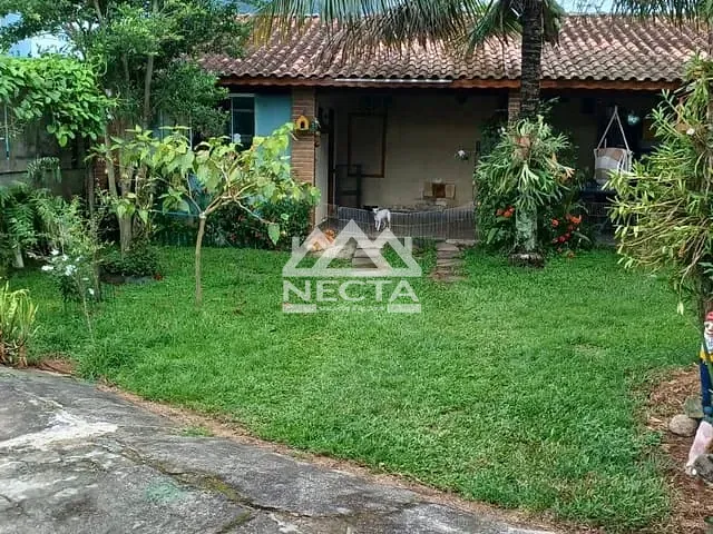 Casa com 470m² 4 quartos e 3 banheiros, à venda, no bairro Martim de Sá em Caraguatatuba