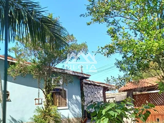 Casa com 470m² 4 quartos e 3 banheiros, à venda, no bairro Martim de Sá em Caraguatatuba