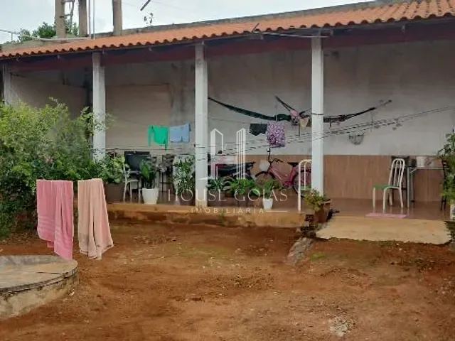 Casa com 250m² 3 quartos e 1 banheiro, à venda, no bairro Conjunto Habitacional Madre Germana II em Goiânia