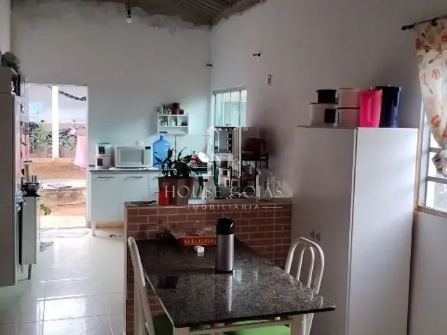 Casa com 250m² 3 quartos e 1 banheiro, à venda, no bairro Conjunto Habitacional Madre Germana II em Goiânia