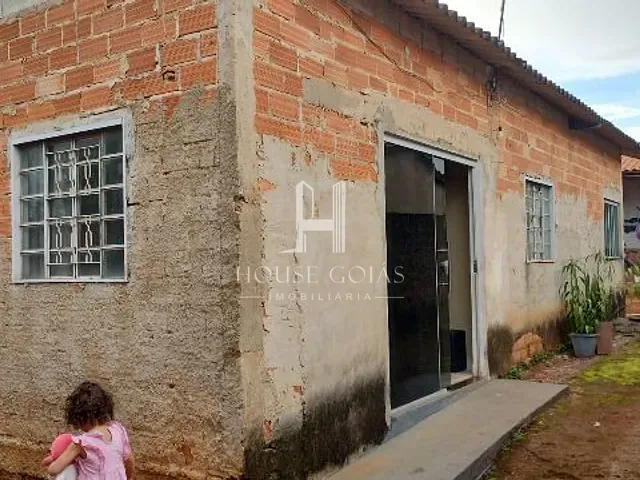 Casa com 250m² 3 quartos e 1 banheiro, à venda, no bairro Conjunto Habitacional Madre Germana II em Goiânia