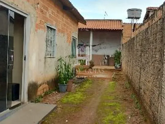 Casa com 250m² 3 quartos e 1 banheiro, à venda, no bairro Conjunto Habitacional Madre Germana II em Goiânia