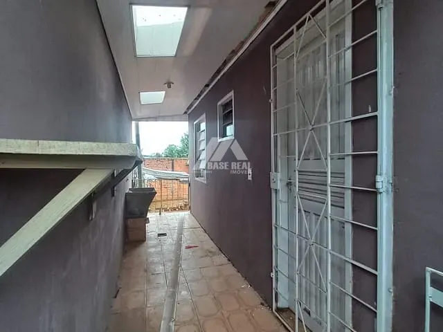 Casa com 301m² 2 quartos e 1 banheiro, à venda, no bairro Colônia Dona Luíza em Ponta Grossa