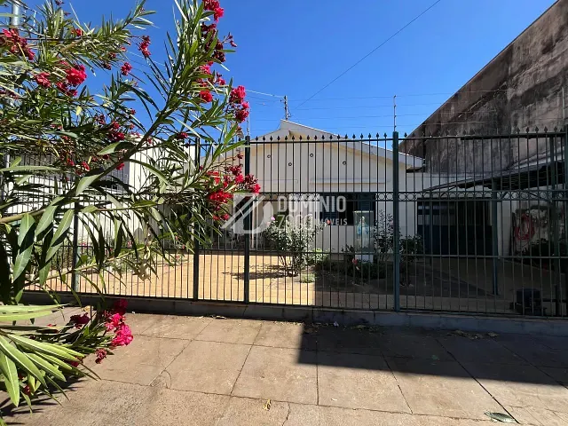 Casa 4 quartos e 3 banheiros, à venda, no bairro Parque das Américas em Uberaba