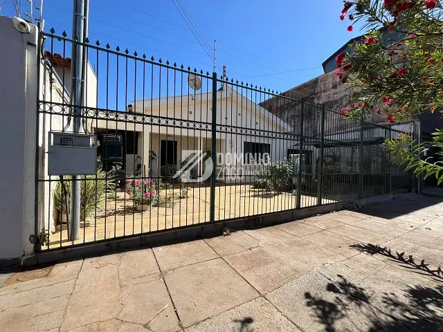 Casa 4 quartos e 3 banheiros, à venda, no bairro Parque das Américas em Uberaba