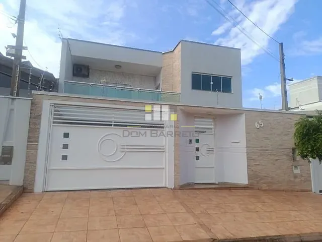 Casa com 250m² 4 quartos e 2 banheiros, para alugar, no bairro Jardim Residencial Ravagnani em Sumaré