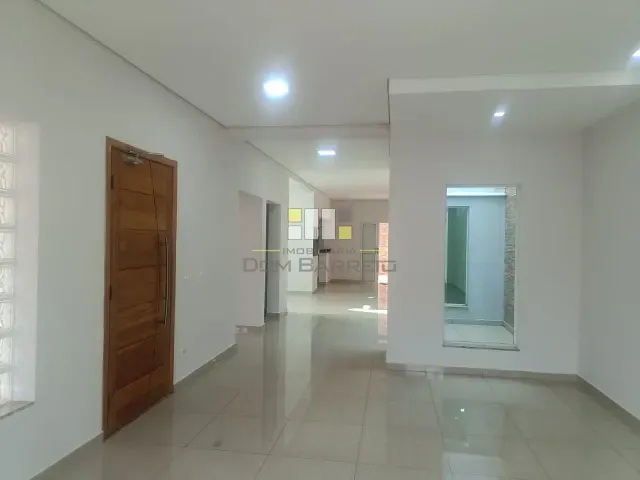Casa com 250m² 4 quartos e 2 banheiros, para alugar, no bairro Jardim Residencial Ravagnani em Sumaré