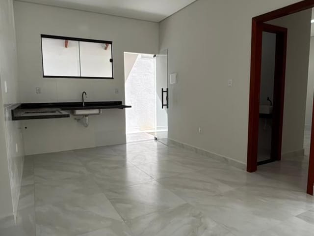 Casa com 200m² 2 quartos e 2 banheiros, à venda, no bairro COLINA VERDE em Teixeira de Freitas