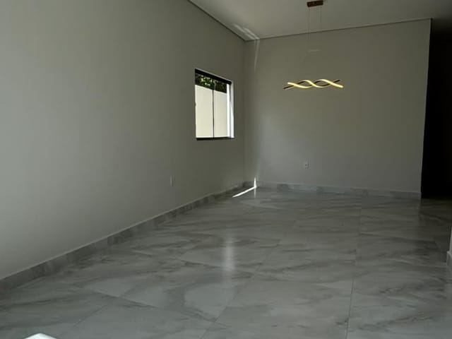 Casa com 200m² 2 quartos e 2 banheiros, à venda, no bairro COLINA VERDE em Teixeira de Freitas