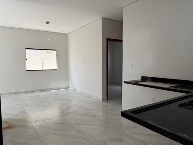 Casa com 200m² 2 quartos e 2 banheiros, à venda, no bairro COLINA VERDE em Teixeira de Freitas