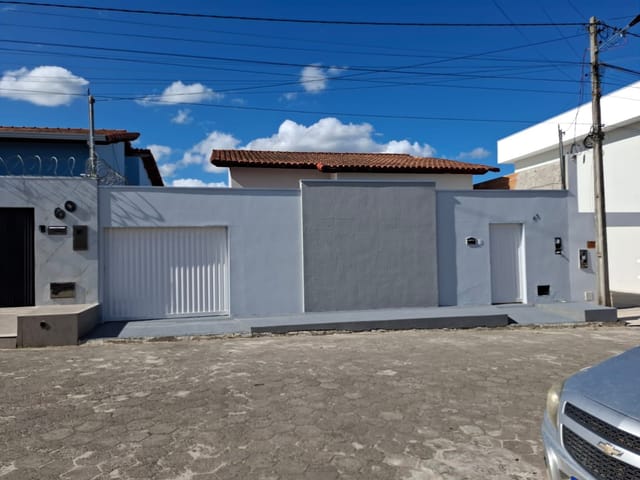 Casa com 200m² 2 quartos e 2 banheiros, à venda, no bairro COLINA VERDE em Teixeira de Freitas