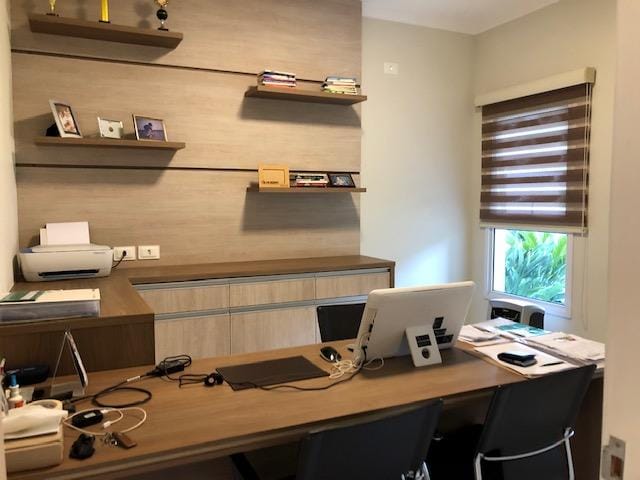 Casa com 450m² 4 quartos e 6 banheiros, à venda, no bairro Condomínio Residencial Jaguary em São José dos Campos
