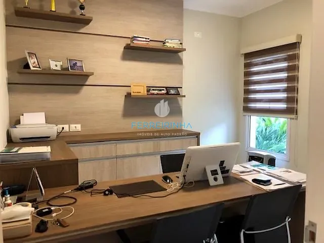 Casa com 450m² 4 quartos e 6 banheiros, à venda, no bairro Condomínio Residencial Jaguary em São José dos Campos