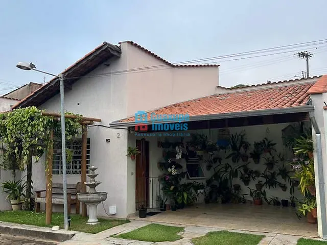 Casa com 210m² 3 quartos e 2 banheiros, à venda, no bairro Jardim Recreio dos Bandeirantes em Guaxupé