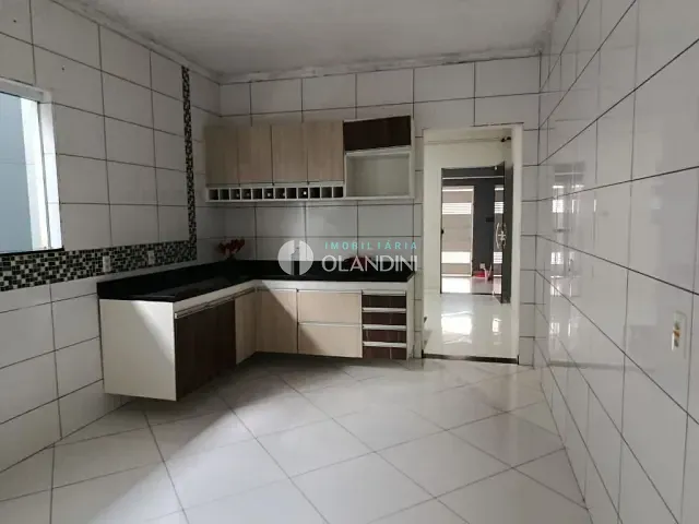 Casa com 250m² 3 quartos e 1 banheiro, para alugar, no bairro Parque das Flores em Artur Nogueira