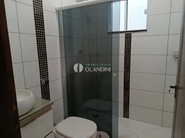 Casa com 250m² 3 quartos e 1 banheiro, para alugar, no bairro Parque das Flores em Artur Nogueira