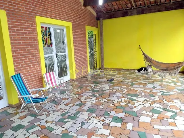 Casa com 500m² 3 quartos e 2 banheiros, à venda, no bairro Centro em Ubatuba