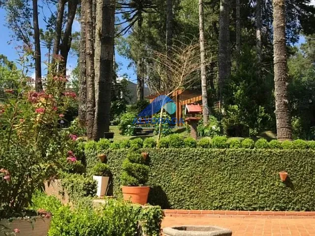 Casa com 1111m² 3 quartos e 3 banheiros, à venda, no bairro Rancho Alegre em Campos do Jordão