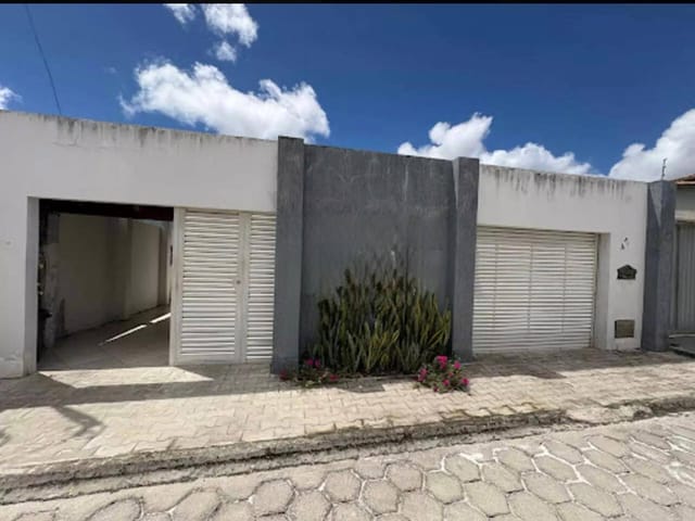 Casa com 200m² 3 quartos e 2 banheiros, à venda, no bairro Vila Caraípe em Teixeira de Freitas