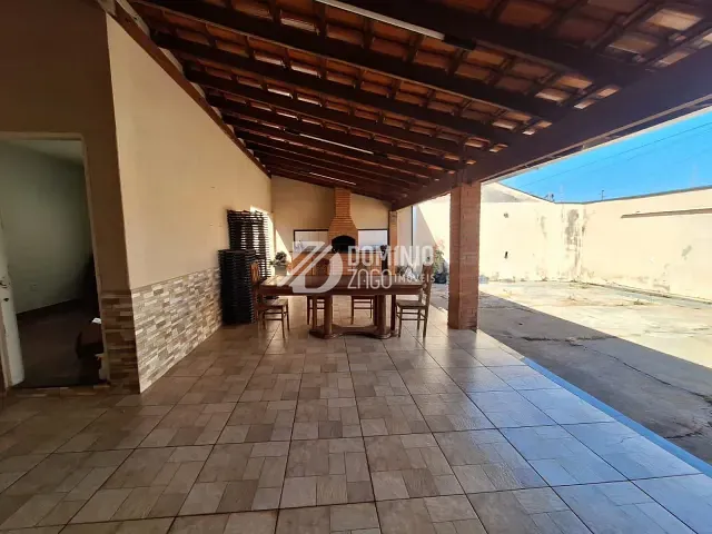 Casa 3 quartos e 2 banheiros, à venda, no bairro Tita Rezende em Uberaba
