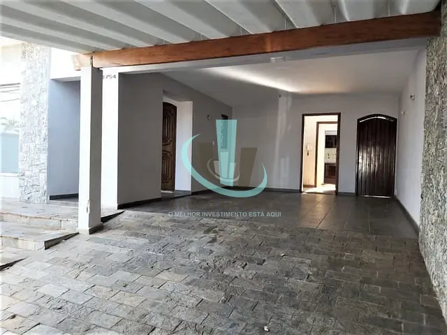 Casa com 310m² 3 quartos e 3 banheiros, à venda, no bairro CENTRO em ARARAQUARA