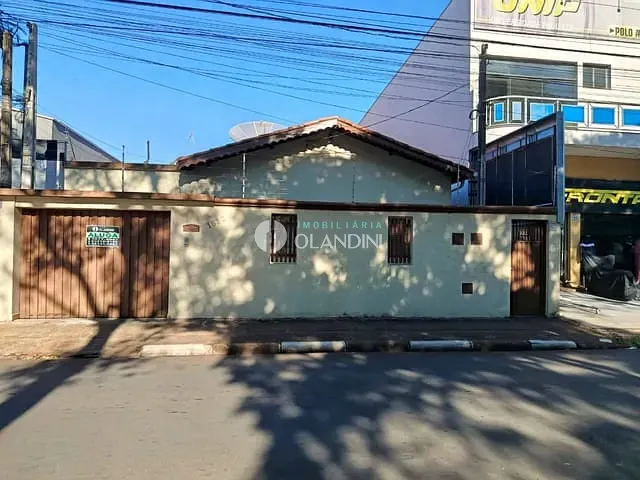 Casa para alugar, no bairro Centro em Artur Nogueira