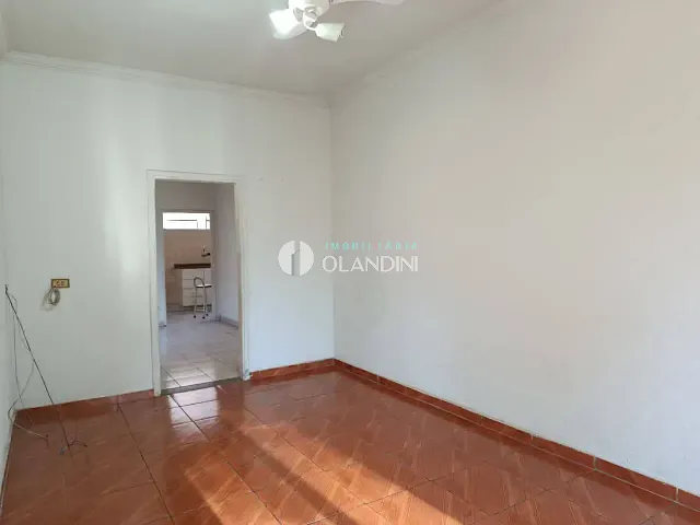 Casa para alugar, no bairro Centro em Artur Nogueira