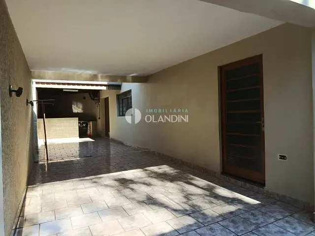 Casa para alugar, no bairro Centro em Artur Nogueira
