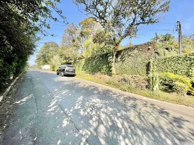 Casa com 1147m² 4 quartos e 5 banheiros, à venda ou para alugar, no bairro Vila Santo Antonio de Carapicuiba em Cotia
