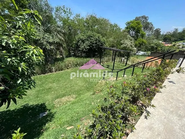 Casa com 1036m² 4 quartos e 6 banheiros, à venda, no bairro Jambeiro em Jambeiro