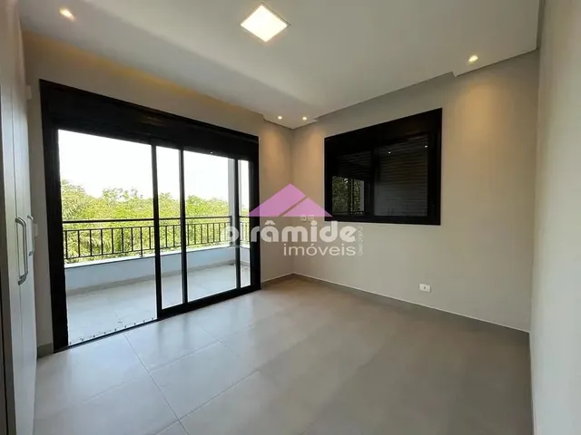 Casa com 1036m² 4 quartos e 6 banheiros, à venda, no bairro Jambeiro em Jambeiro
