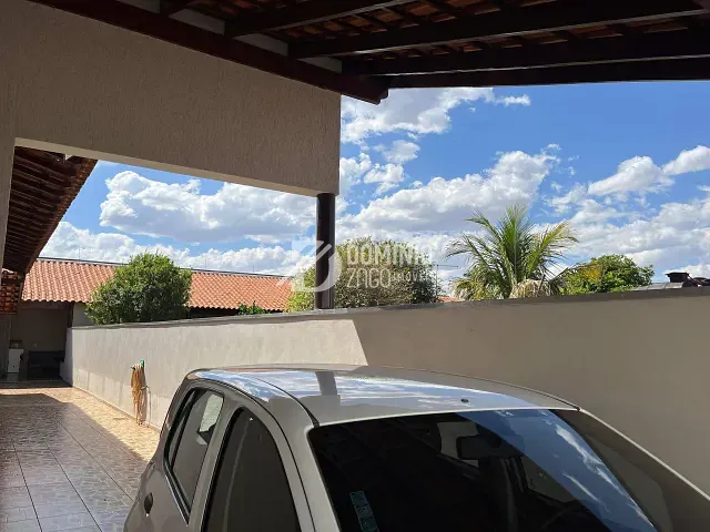 Casa 3 quartos e 4 banheiros, à venda, no bairro Jardim Uberaba em Uberaba