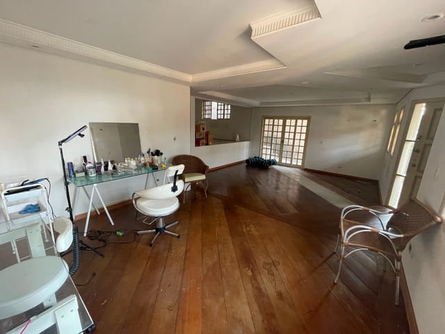 Casa com 360m² 4 quartos e 5 banheiros, à venda, no bairro Urbanova em São José dos Campos