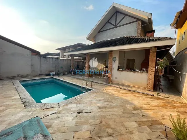 Casa com 360m² 4 quartos e 5 banheiros, à venda, no bairro Urbanova em São José dos Campos