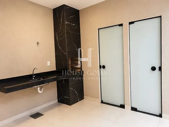 Casa com 202m² 3 quartos e 2 banheiros, à venda, no bairro Jardim Buriti Sereno em Aparecida de Goiânia